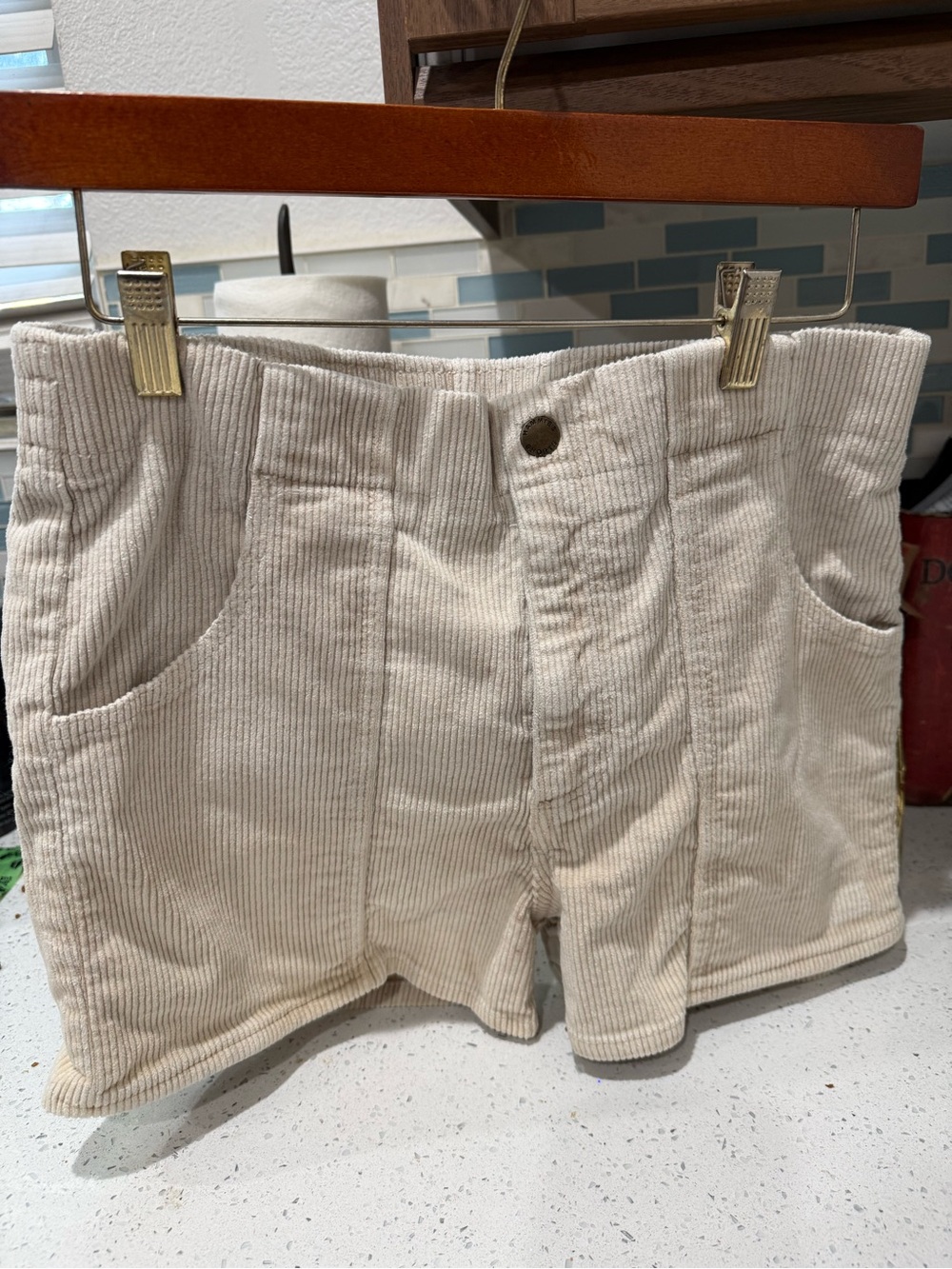 Hammies  Woman’s Corduroy High-Rise Cream Shorts